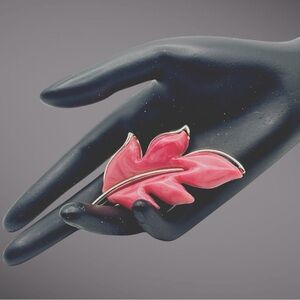 Chunky Vintage Sarah Coventry Autumn Splendor Pink Lucite Thermoset Leaf Brooch